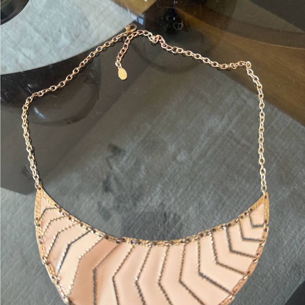 Elegant statement necklace